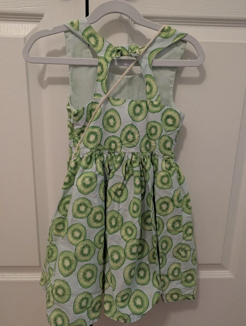 Tahari Girls Kiwi Dress And Matching Straw Purse Size 5